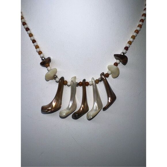Vintage Abalone and Shell Beaded Necklace - Picture 7 of 8